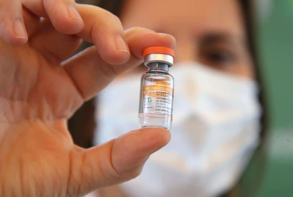 Novos insumos para produção da CoronaVac devem chegar semana que vem da China